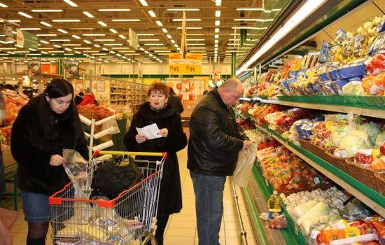 Россияне будут тратить на продукты в 2015 году более половины своих доходов